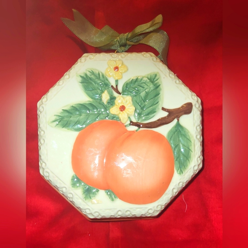 Vintage avon decorative wall mold